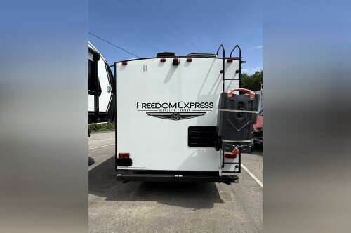 2021 Coachmen FREEDOM EXPRESS ULTRA LITE 192RBS in merrimack NH