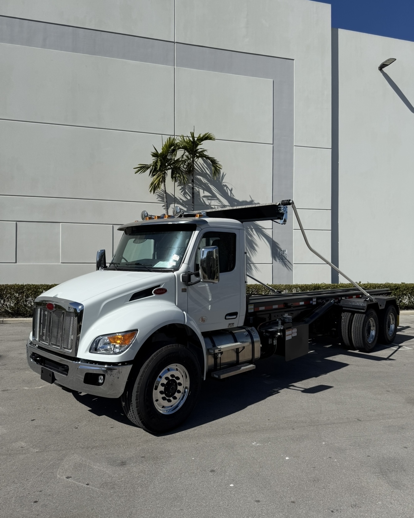 2024 PETERBILT 548 in Medley, FL