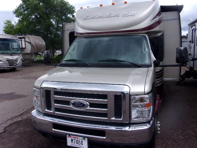 2015 Coachmen CONCORD 300TS in chippewa falls WI