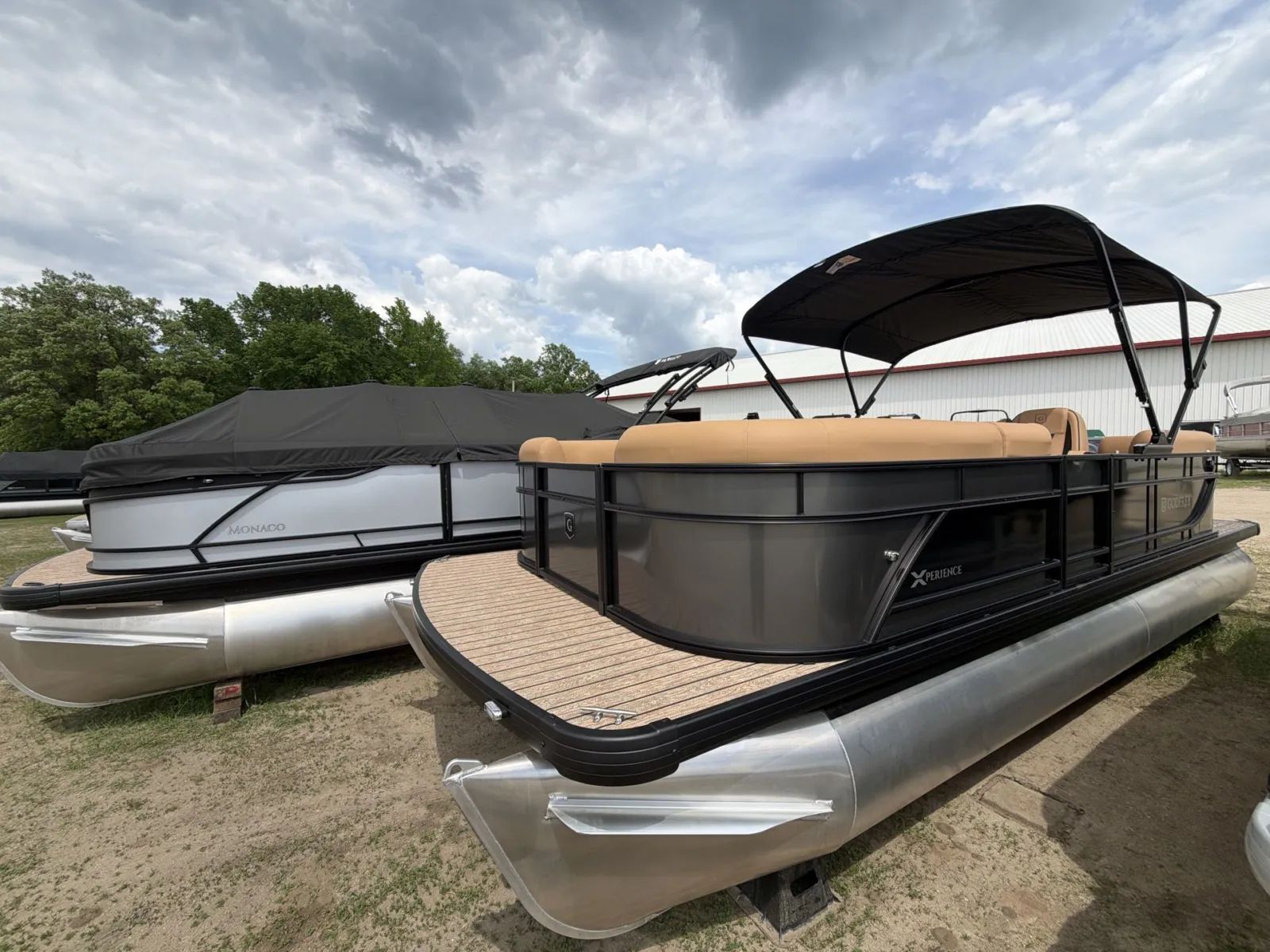 2026 Godfrey XPERIENCE 2286 SBX TRIPLE 200HP BUNK TRAILER in detroit lakes MN