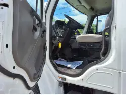 2014 FREIGHTLINER BUSINESS CLASS M2 106