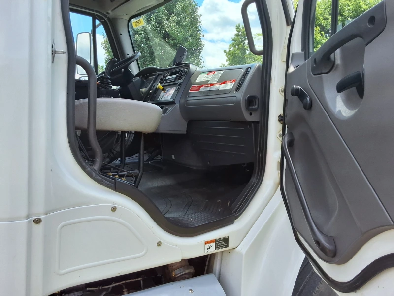 2014 FREIGHTLINER BUSINESS CLASS M2 106