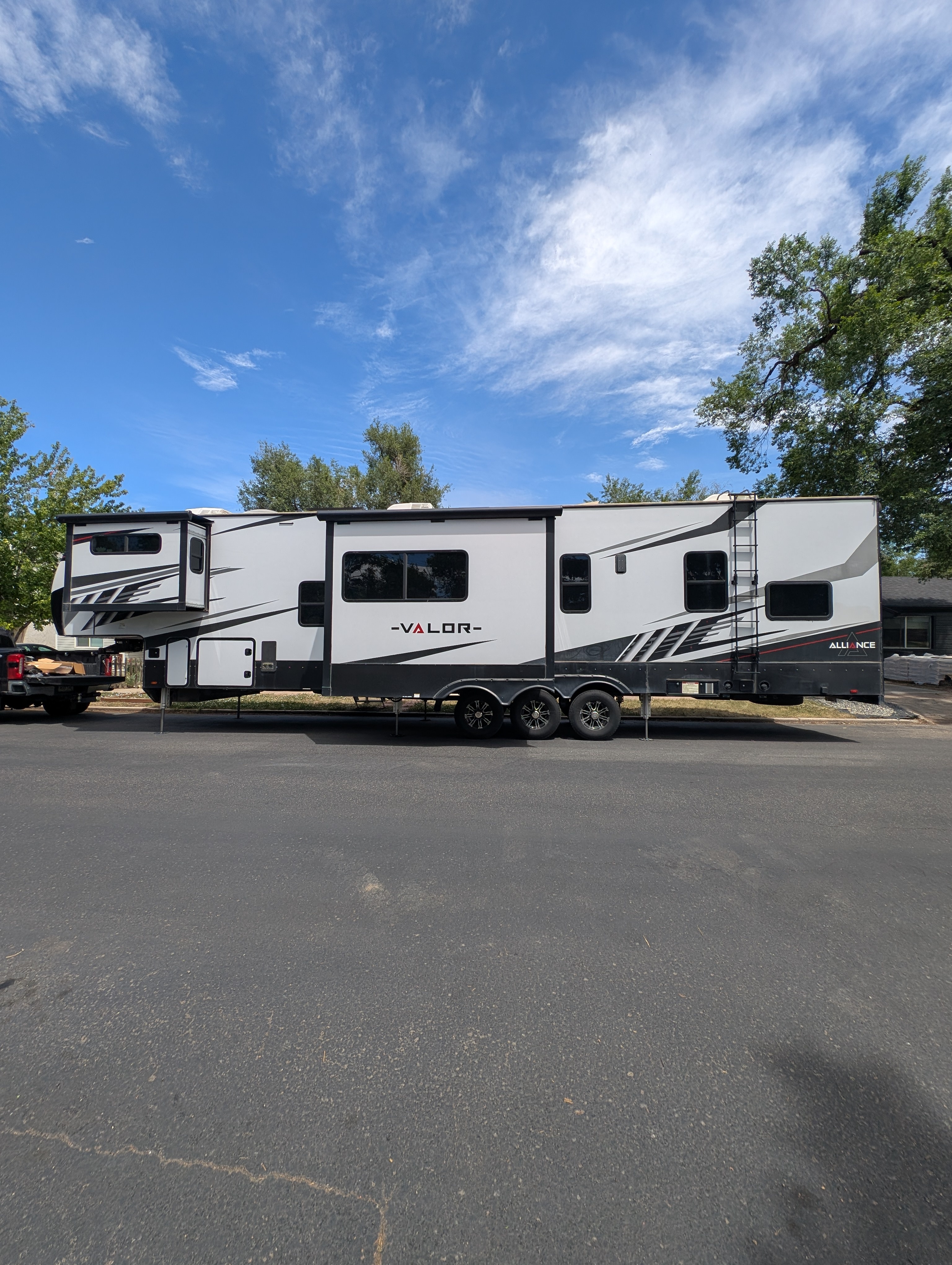 2022 Alliance Rv VALOR 40V13 RV