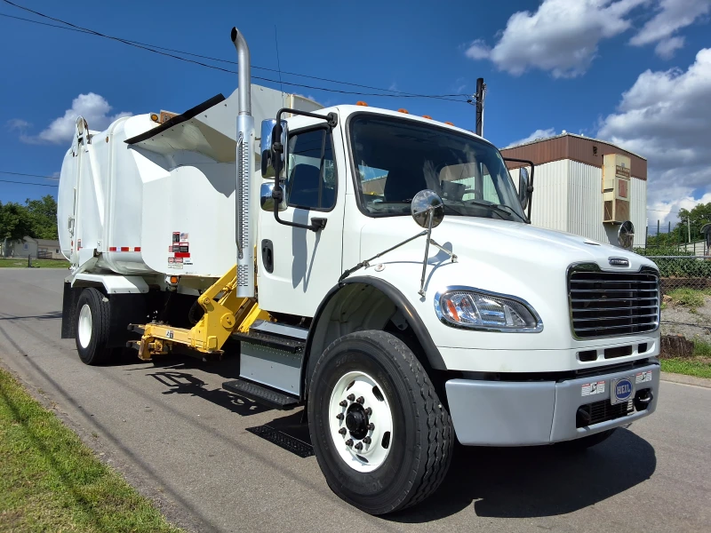 2016 FREIGHTLINER BUSINESS CLASS M2 106