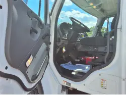 2016 FREIGHTLINER BUSINESS CLASS M2 106