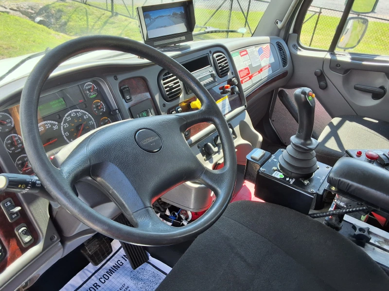 2016 FREIGHTLINER BUSINESS CLASS M2 106