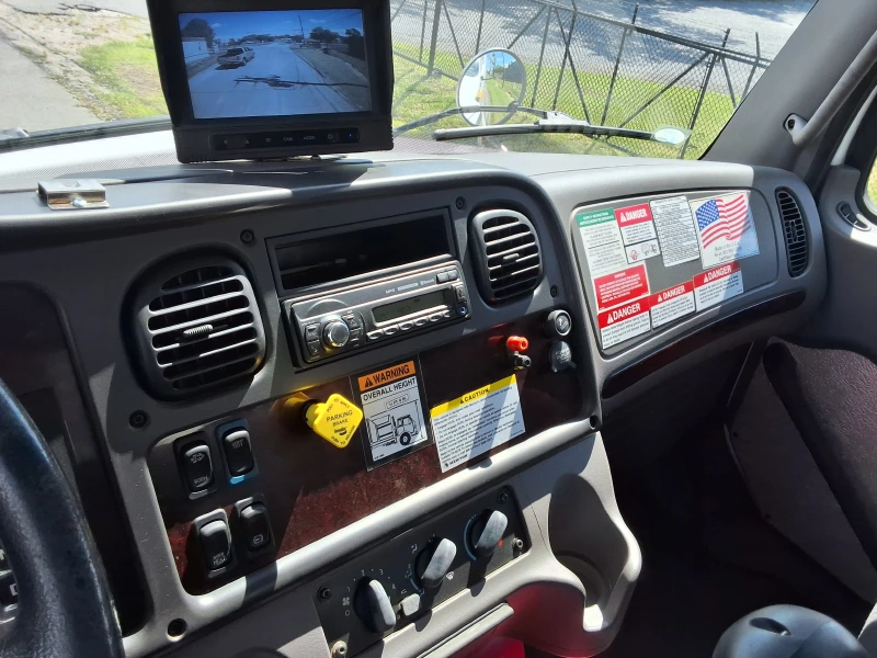 2016 FREIGHTLINER BUSINESS CLASS M2 106