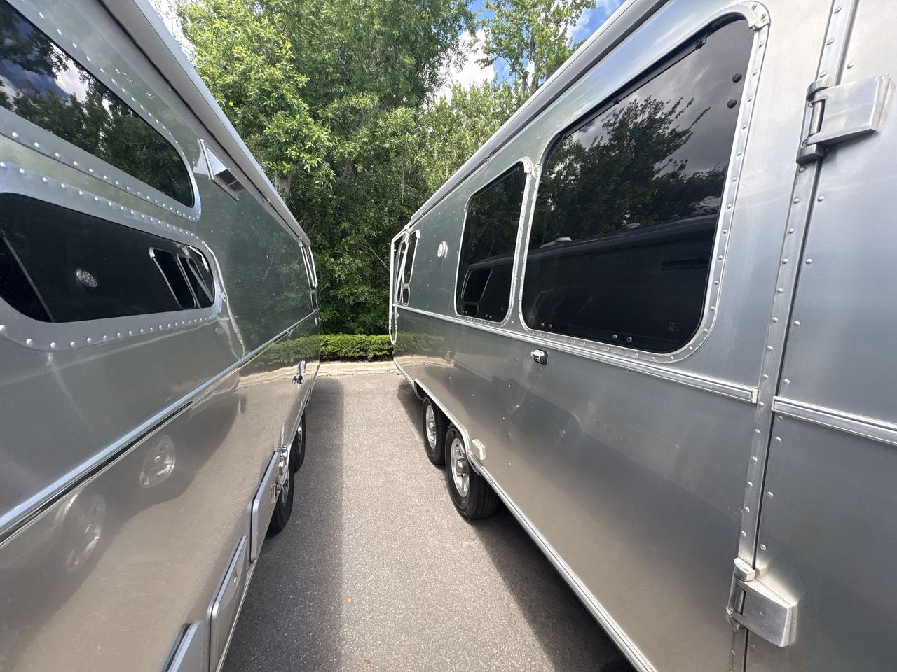 2017 Airstream Flying Cloud 28RBQ in dover FL