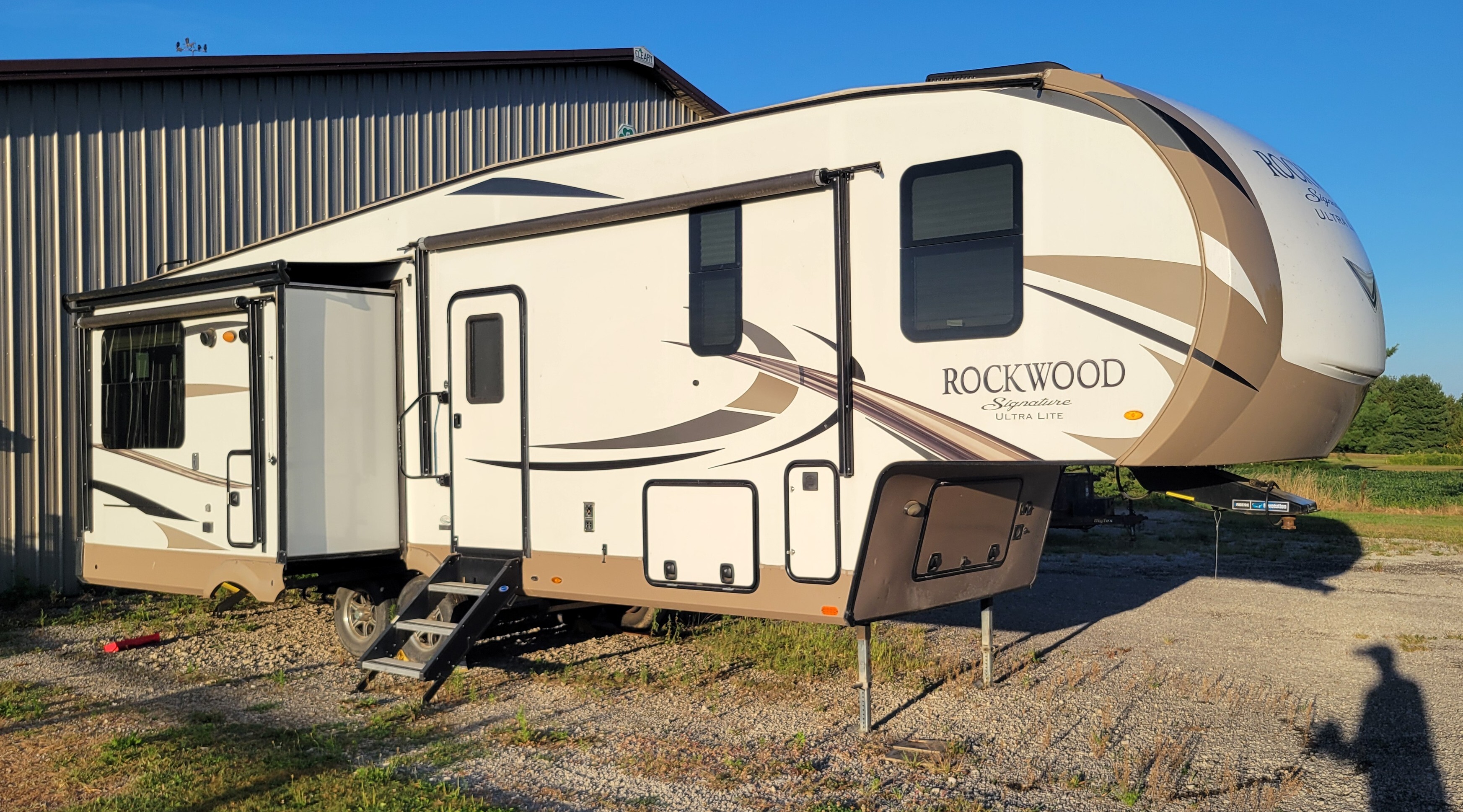 2018 Forest River ROCKWOOD SIGNATURE ULTRA LITE FW 8299BS RV