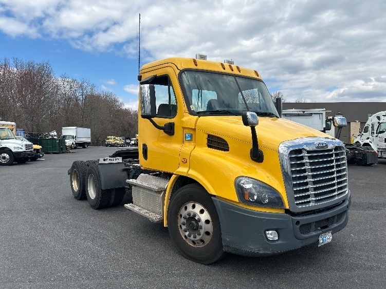 2019 FREIGHTLINER CASCADIA 113 in Essex, MD