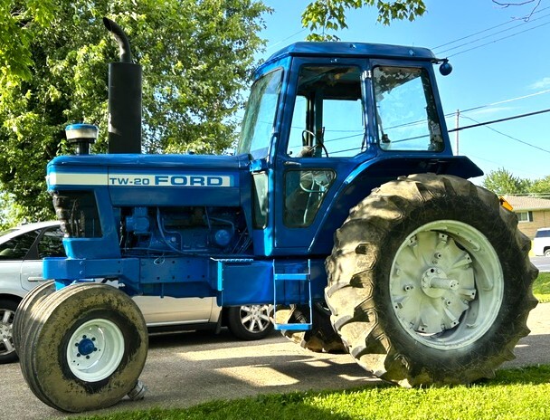 FORD TW 20 in Franklin, OH
