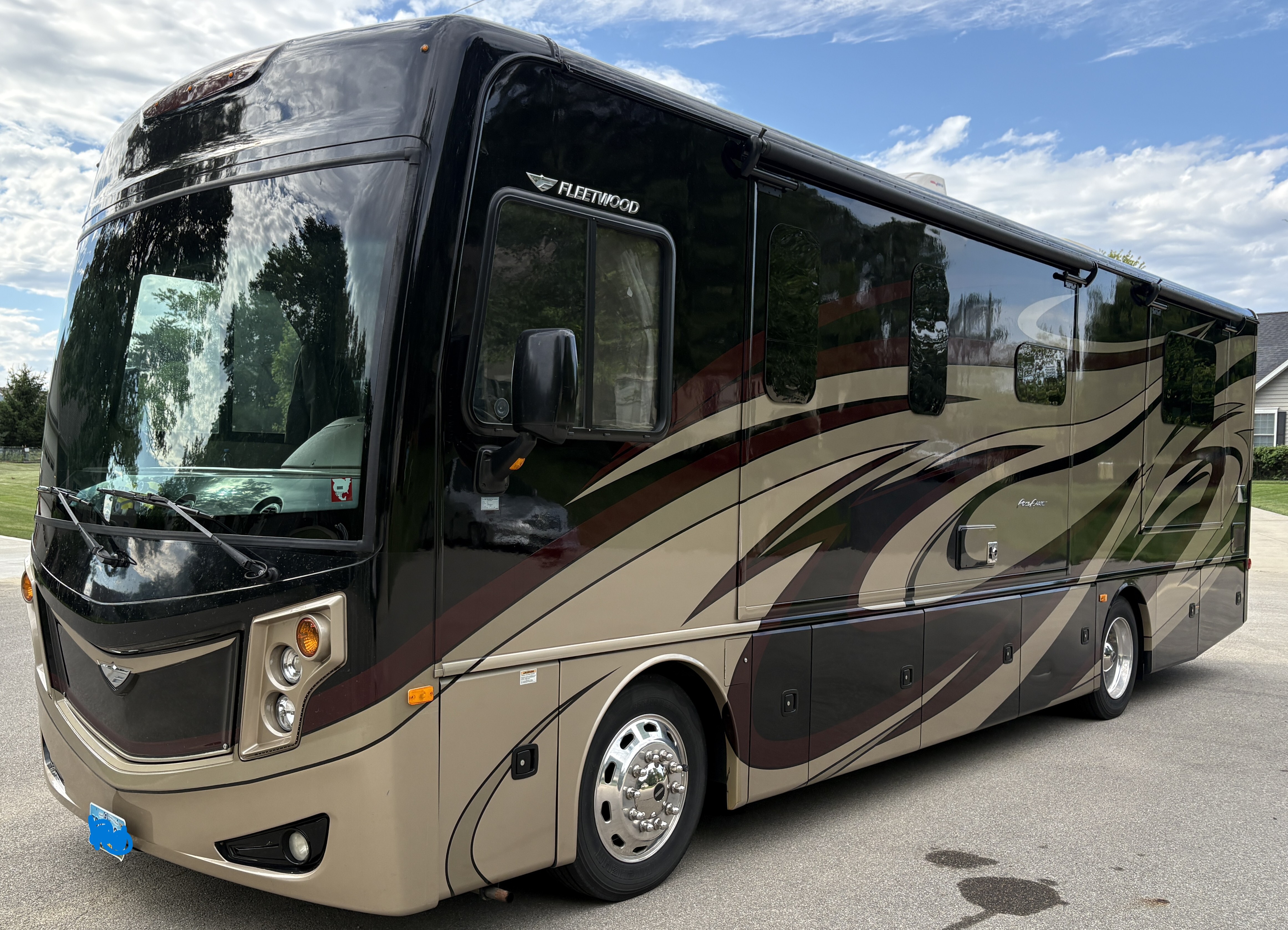 2017 Fleetwood PACE ARROW 33D RV