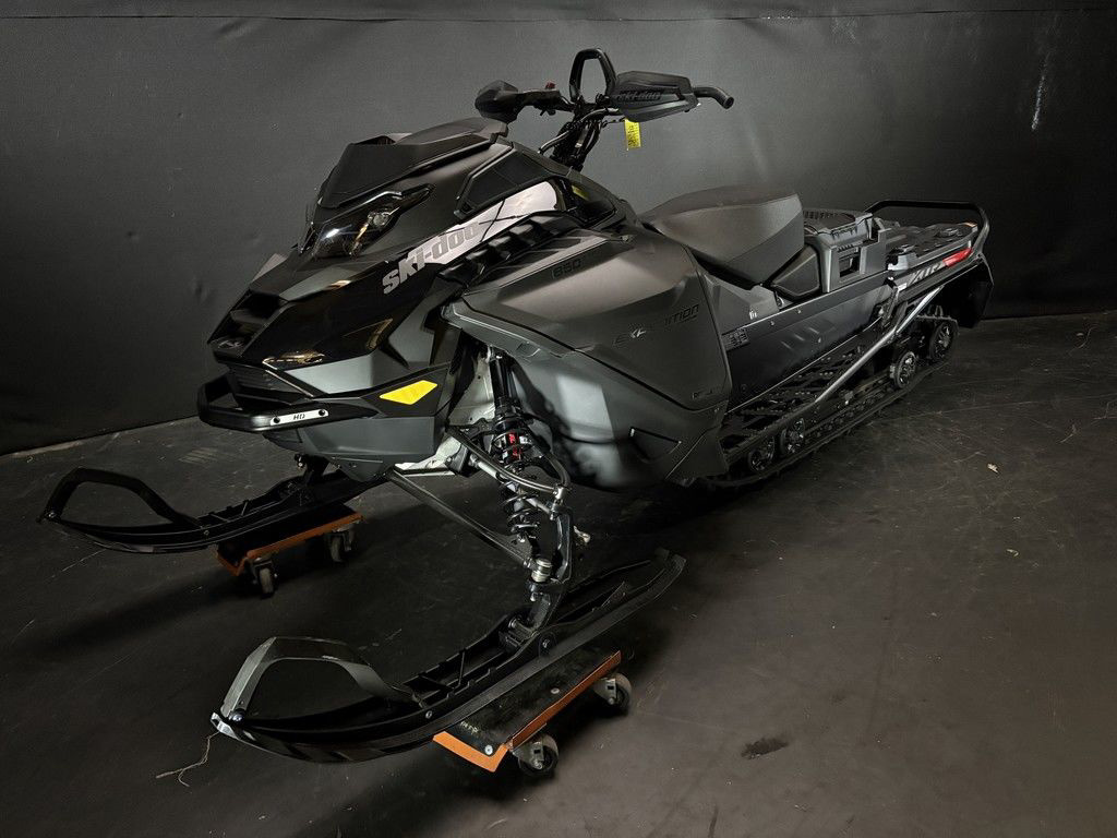2026 Ski-Doo Expedition Xtreme 850 E-TEC 154 Cobra WT 1.8_Bla 850 E-TEC 154 1.8 in appleton WI