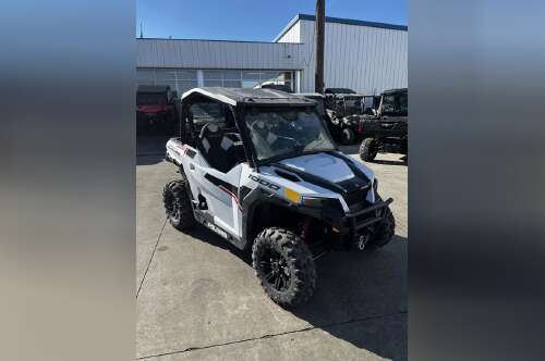2021 Polaris GENERAL 1000 DELUXE - WHITE LIGHTNING 1000 Deluxe in council bluffs IA
