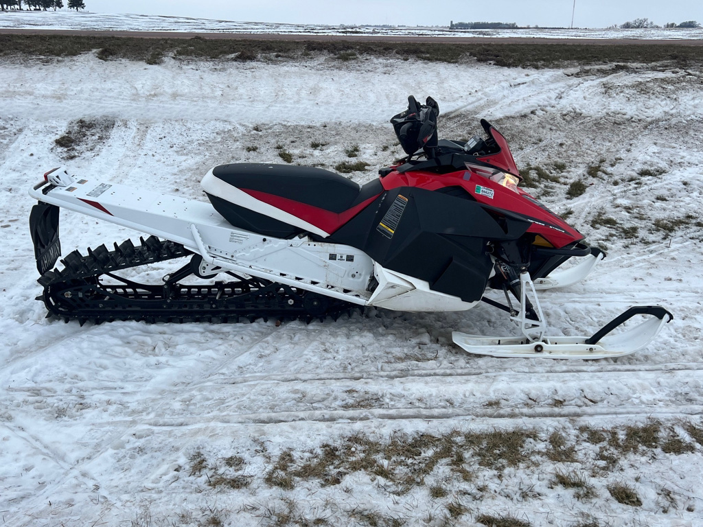 Red Yamaha For Sale - Yamaha Skis Snowmobiles - Snowmobile Trader