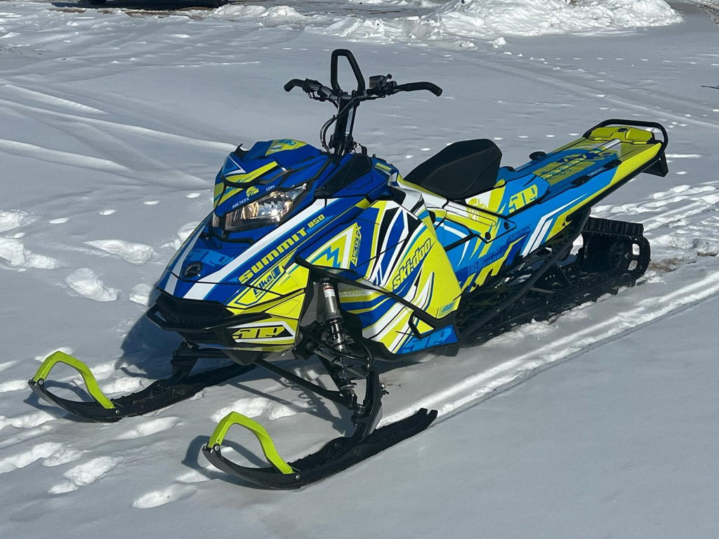 2020 Ski-Doo Summit SP 165" 850 E-TEC SHOT in madison SD