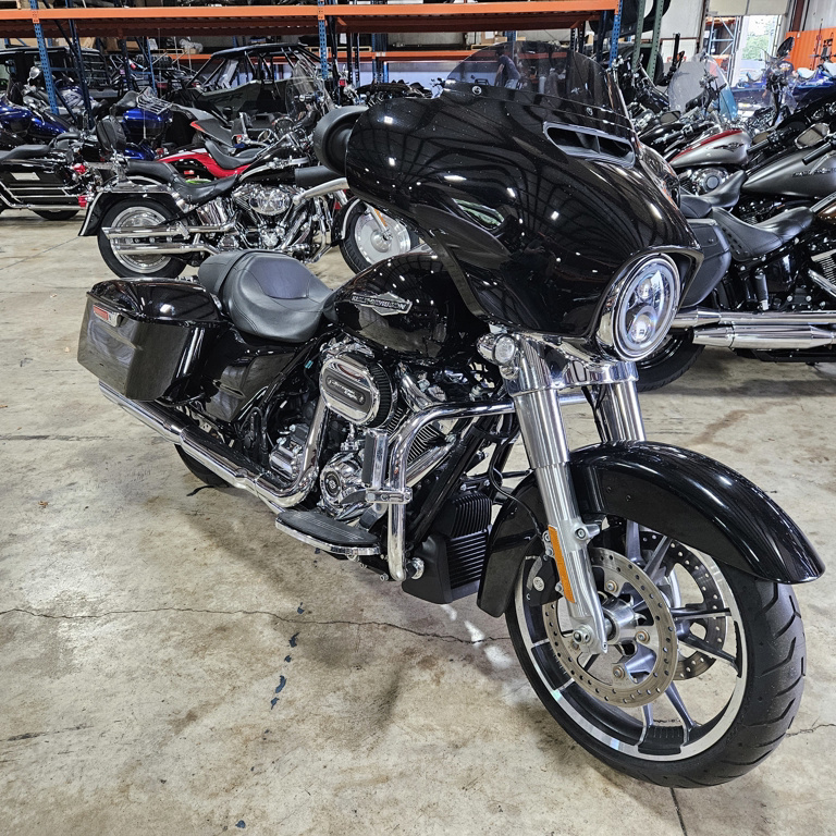 2023 Harley-Davidson STREET GLIDE in Monroe, MI