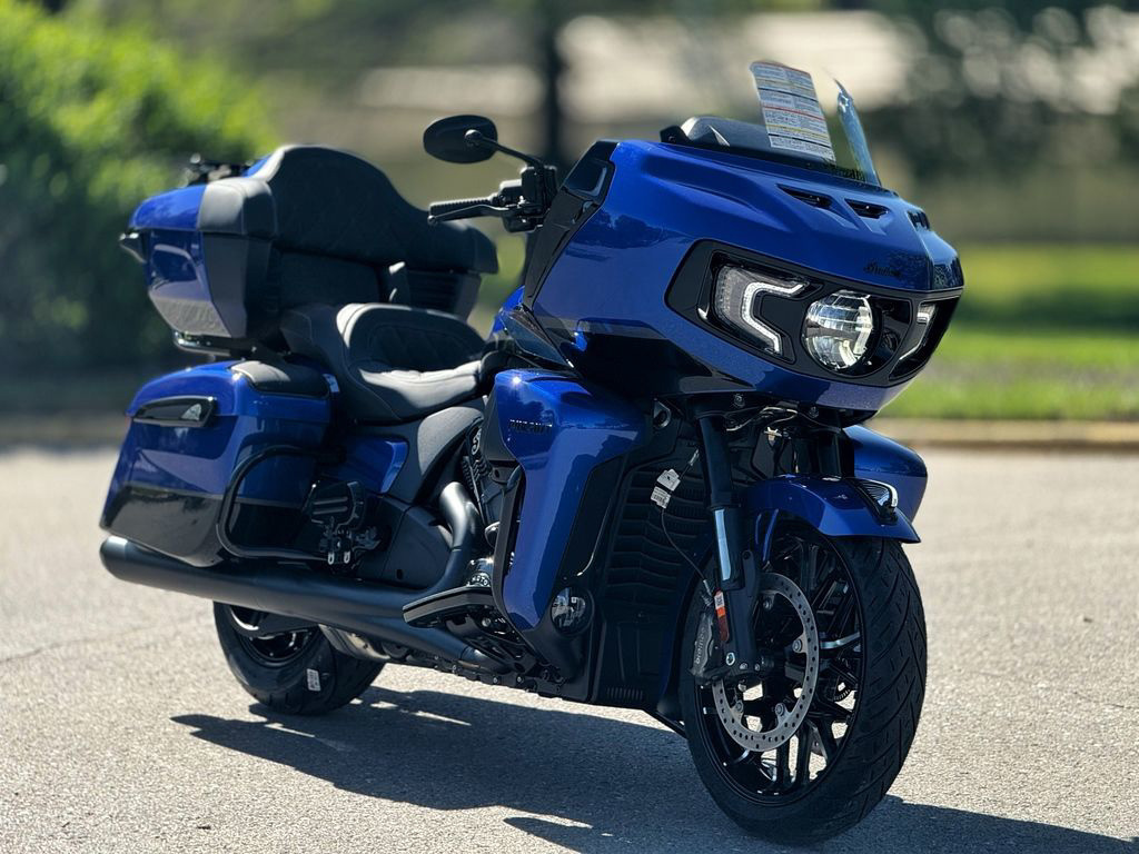2026 Indian Pursuit Dark Horse 112 W/ Powerband Audio Deep B DARK HORSE in Olathe, KS