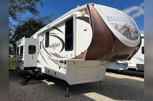 2014 Heartland Bighorn BH 3010RE in north fort myers FL