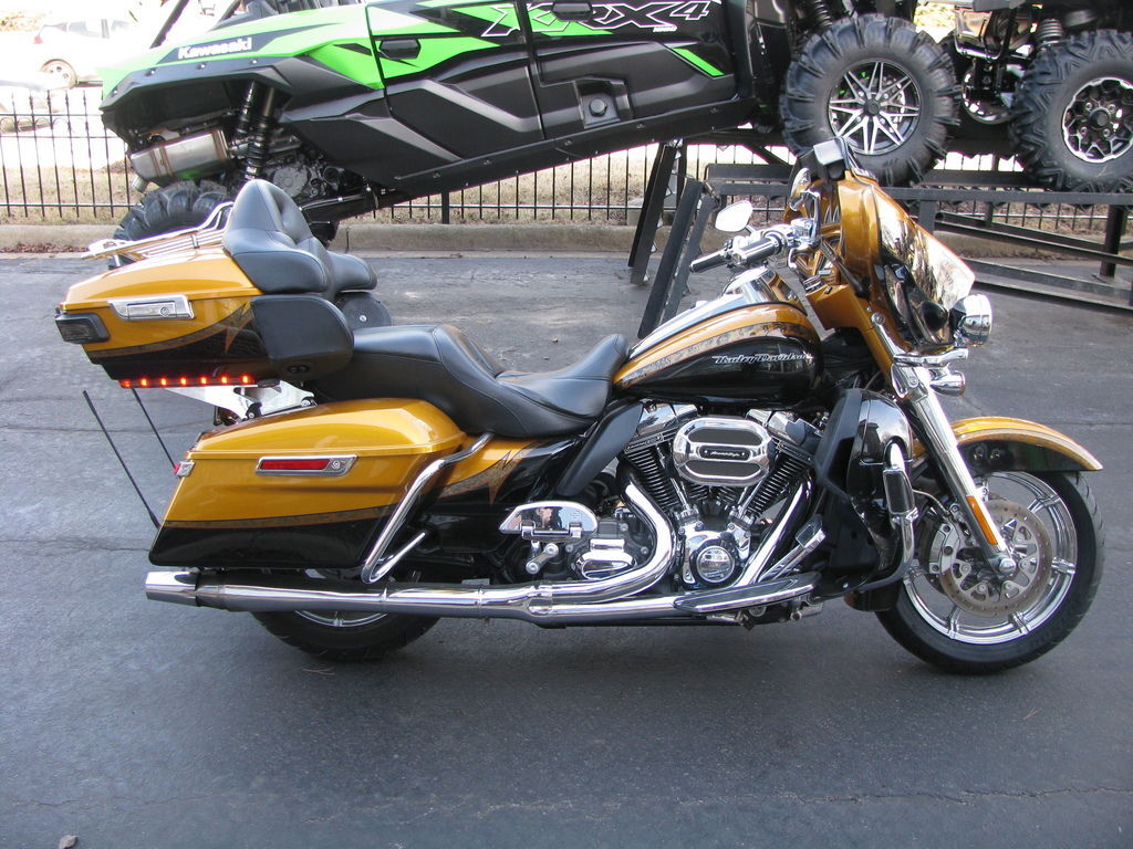 2015 Harley-Davidson® FLHTKSE - CVO Limited CVO LIMITED in Carol Stream, IL