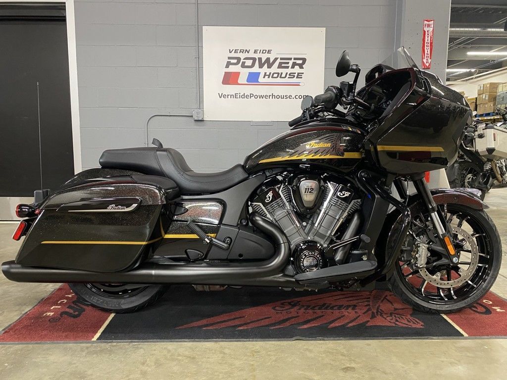 2026 Indian Motorcycle® Challenger® Dark Horse® 112 w/PowerBand Audio Black C DARK HORSE in Sioux Falls, SD