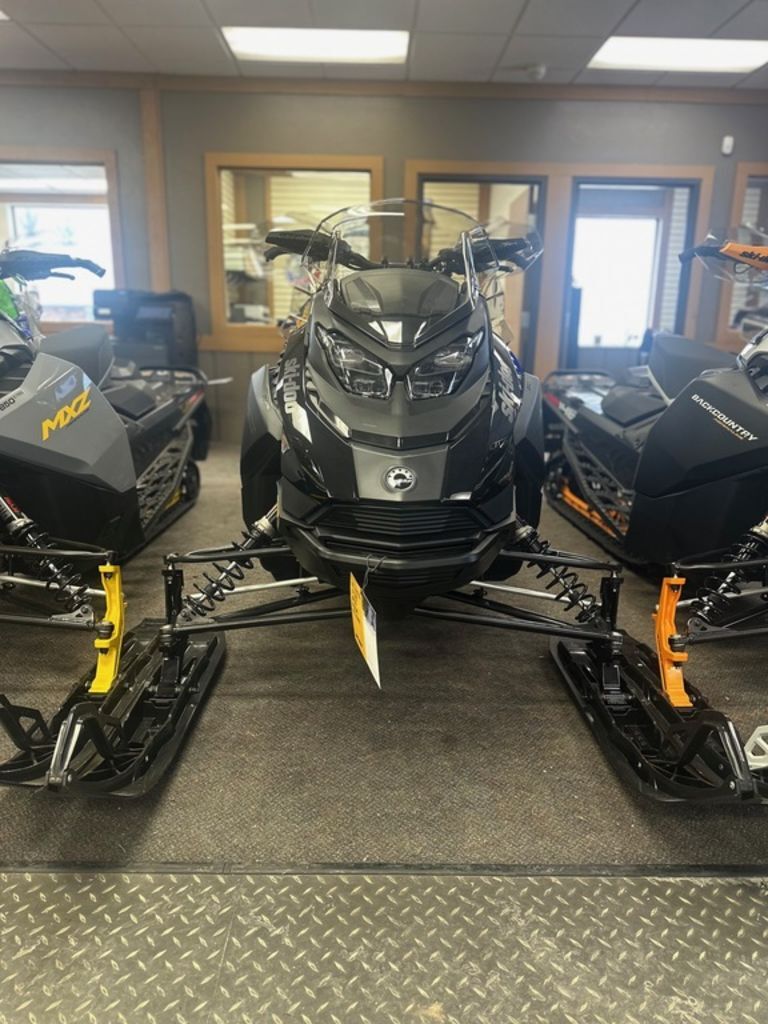 2026 Ski-Doo Backcountry Adrenaline® 850 E-TEC Storm 1.5_Black 850 E-TEC 146 1.5 in brighton MI