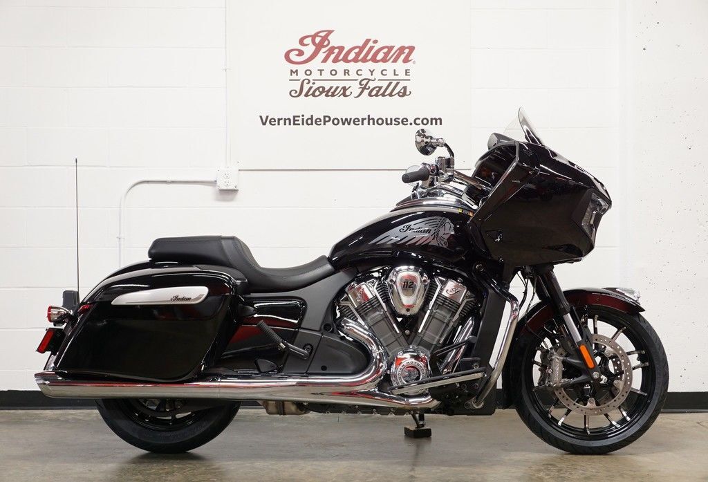 2026 Indian Motorcycle® Challenger® Limited 112 w/PowerBand Audio Black Metall LIMITED in Sioux Falls, SD