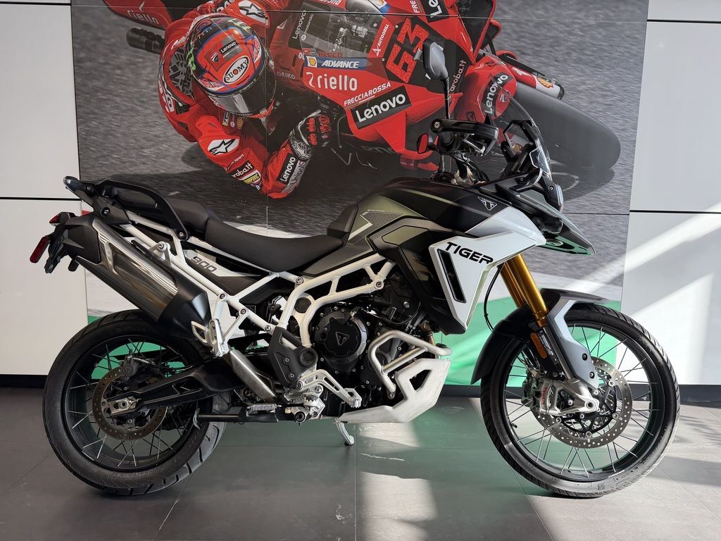 2024 Triumph Tiger 900 Rally Pro Matt Khaki Green / Matt Phantom Bla RALLY PRO in Miami, FL