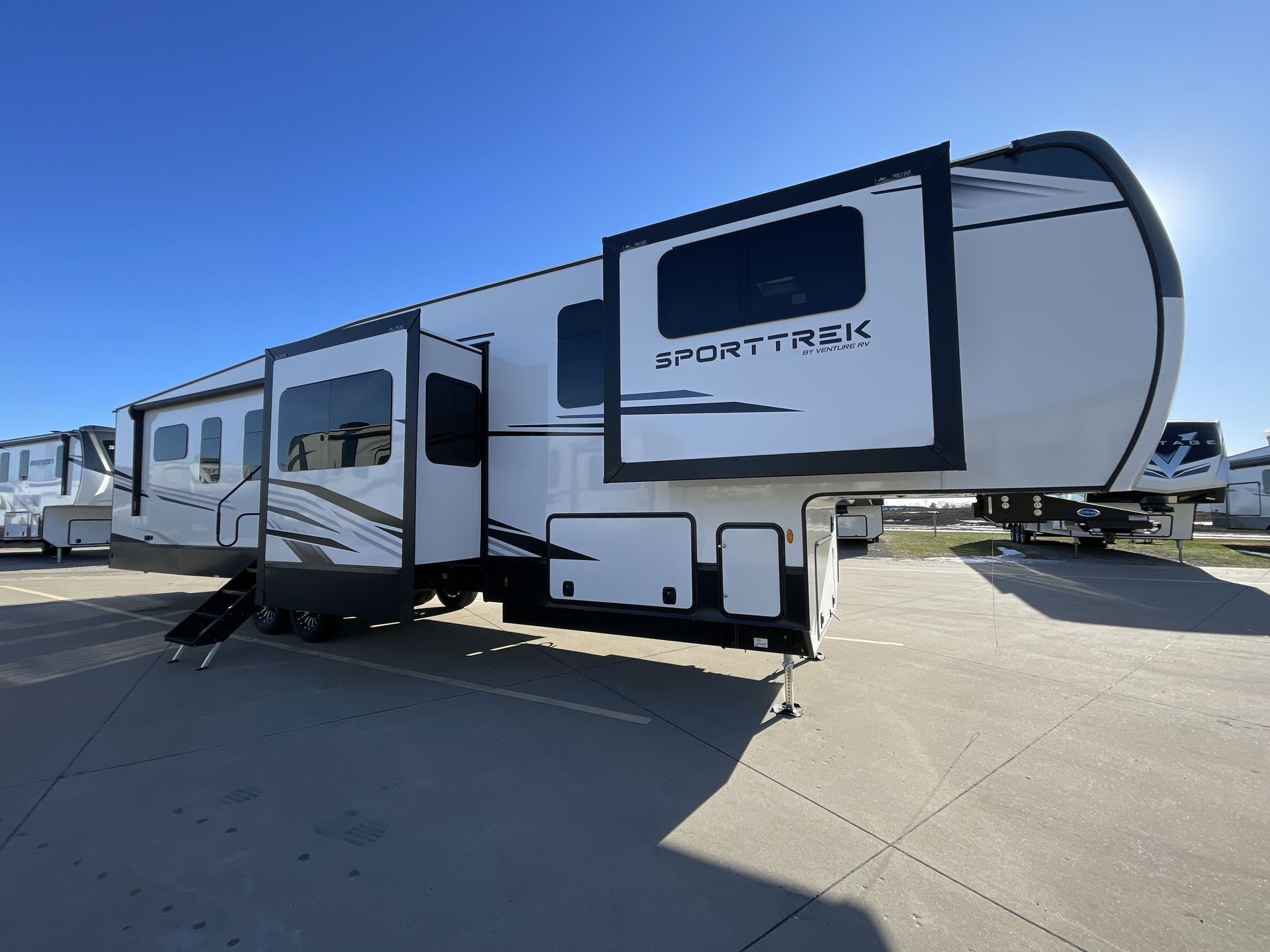 2026 Venture Rv SPORTTREK TOURING EDITION FW STTF365VFL RV