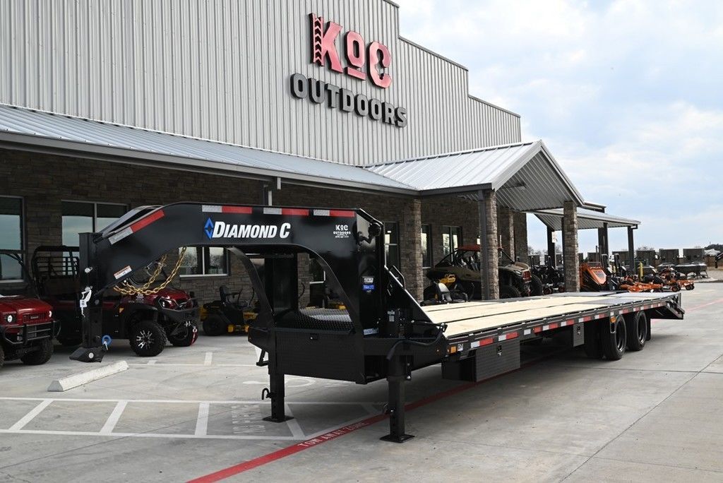 2026 Diamond C FMAX 212 PACESETTER 32' X 102" Gooseneck Flatbed W/ Max in Caldwell, TX