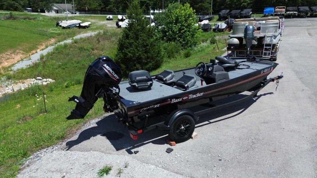 2023 Tracker® Boats BASS TRACKER® Classic XL in white bluff TN