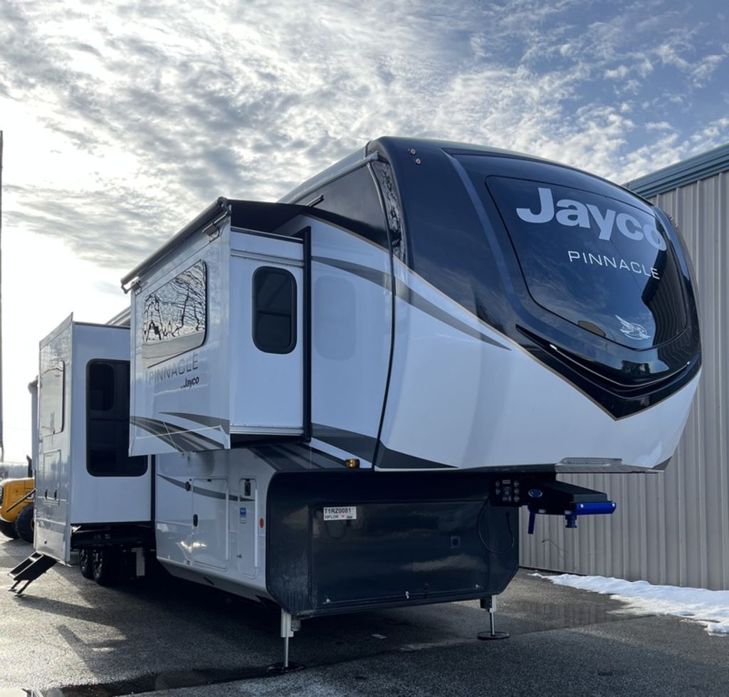 2026 Jayco Fifth Wheels Pinnacle 39FLOK in erie PA