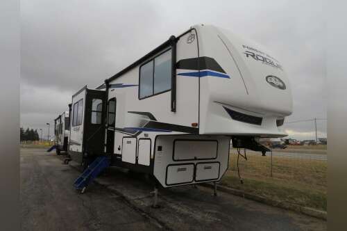 2026 Forest River CHEROKEE ROGUE ARMORED 341GS11 in jeffersonville OH