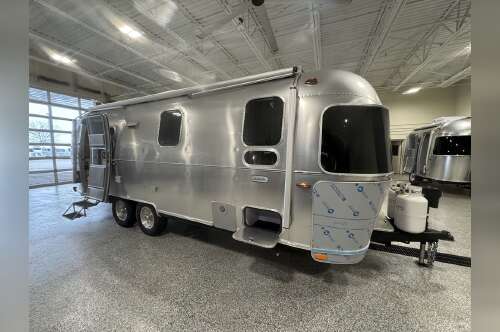 2026 Airstream Globetrotter® 25FB in lorain OH