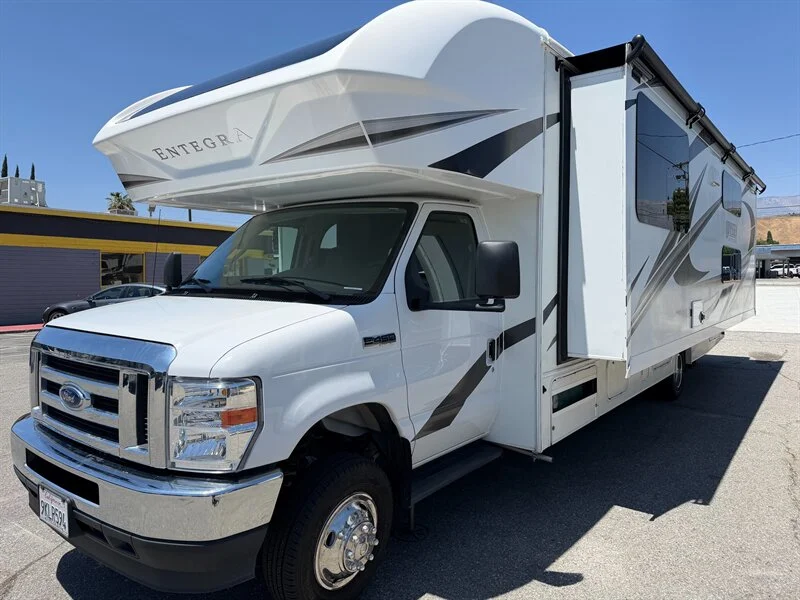 2022 Thor Odyssey Entegra 31F
