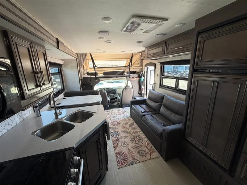 2022 Thor Odyssey Entegra 31F