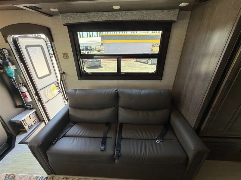 2022 Thor Odyssey Entegra 31F