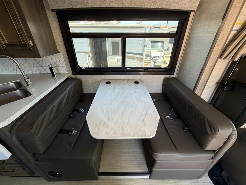 2022 Thor Odyssey Entegra 31F