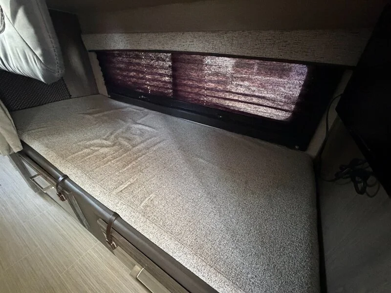2022 Thor Odyssey Entegra 31F