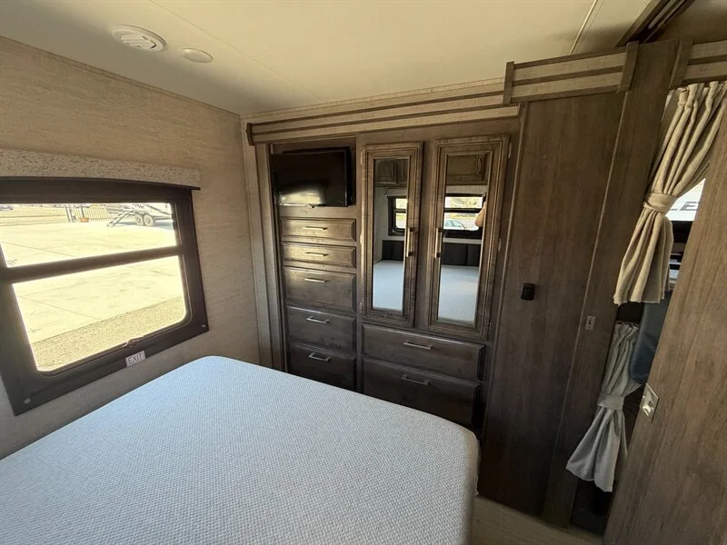 2022 Thor Odyssey Entegra 31F