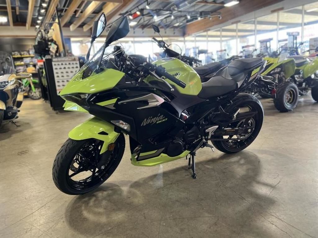 2026 Kawasaki Ninja® 500 ABS Metallic Yellowish Green/Ebony ABS in La Habra, CA