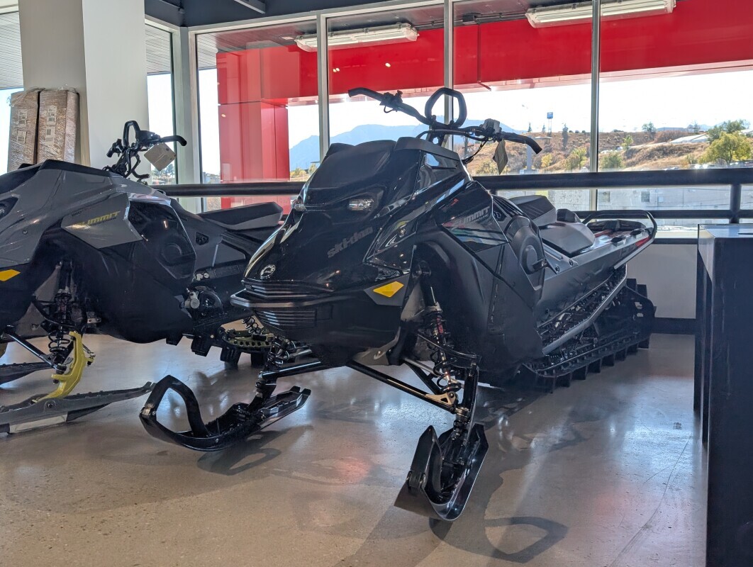 2026 Ski-Doo Summit Adrenaline with Edge Package 850 E-TEC Turbo R 1 in colorado springs CO