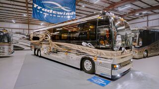 2001 PREVOST XLII