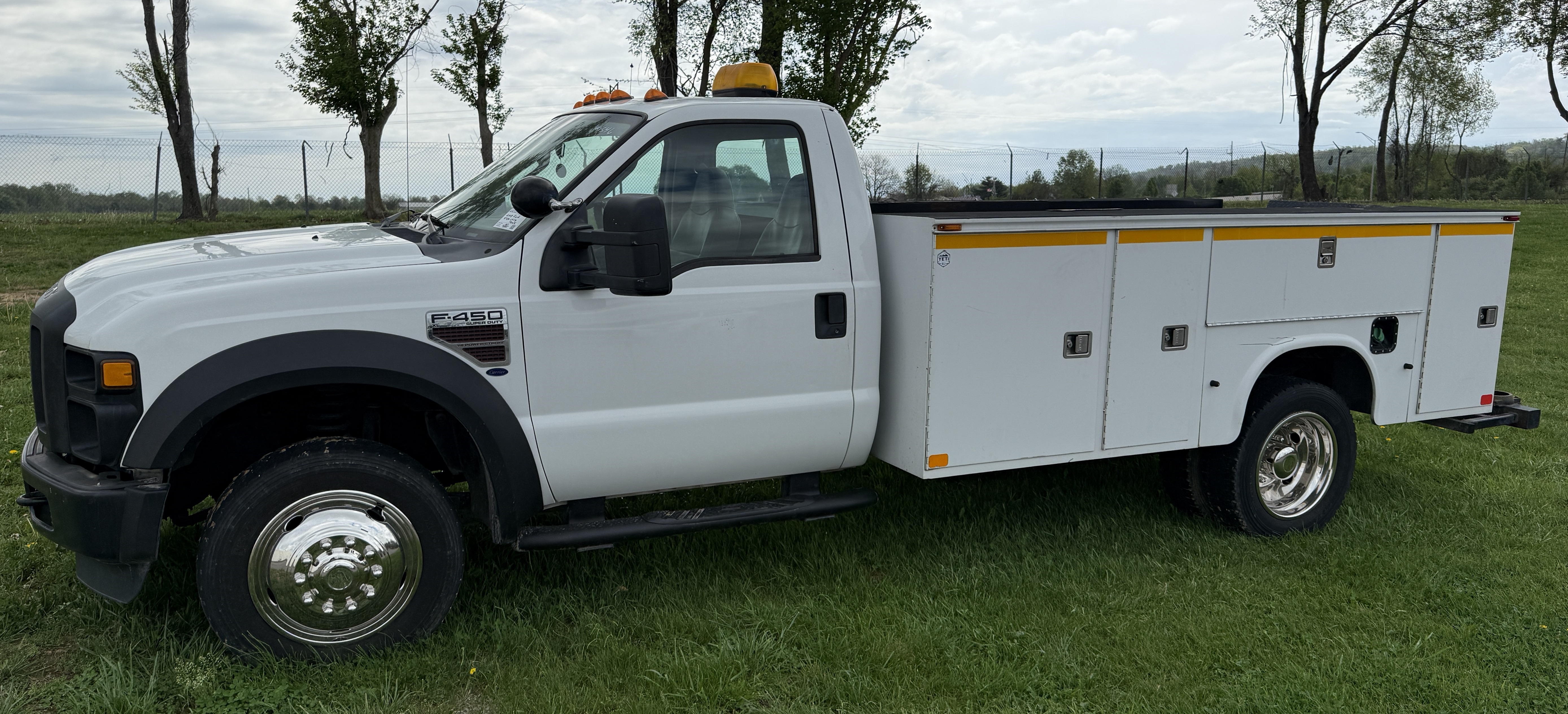 2008 FORD F450 XL SUPER DUTY in Prairieville, IN