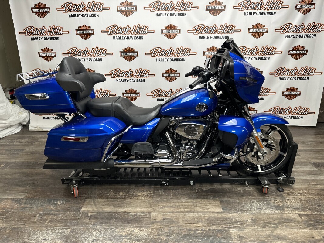 2025 Harley-Davidson Street Glide Ultra BASE in Rapid City, SD