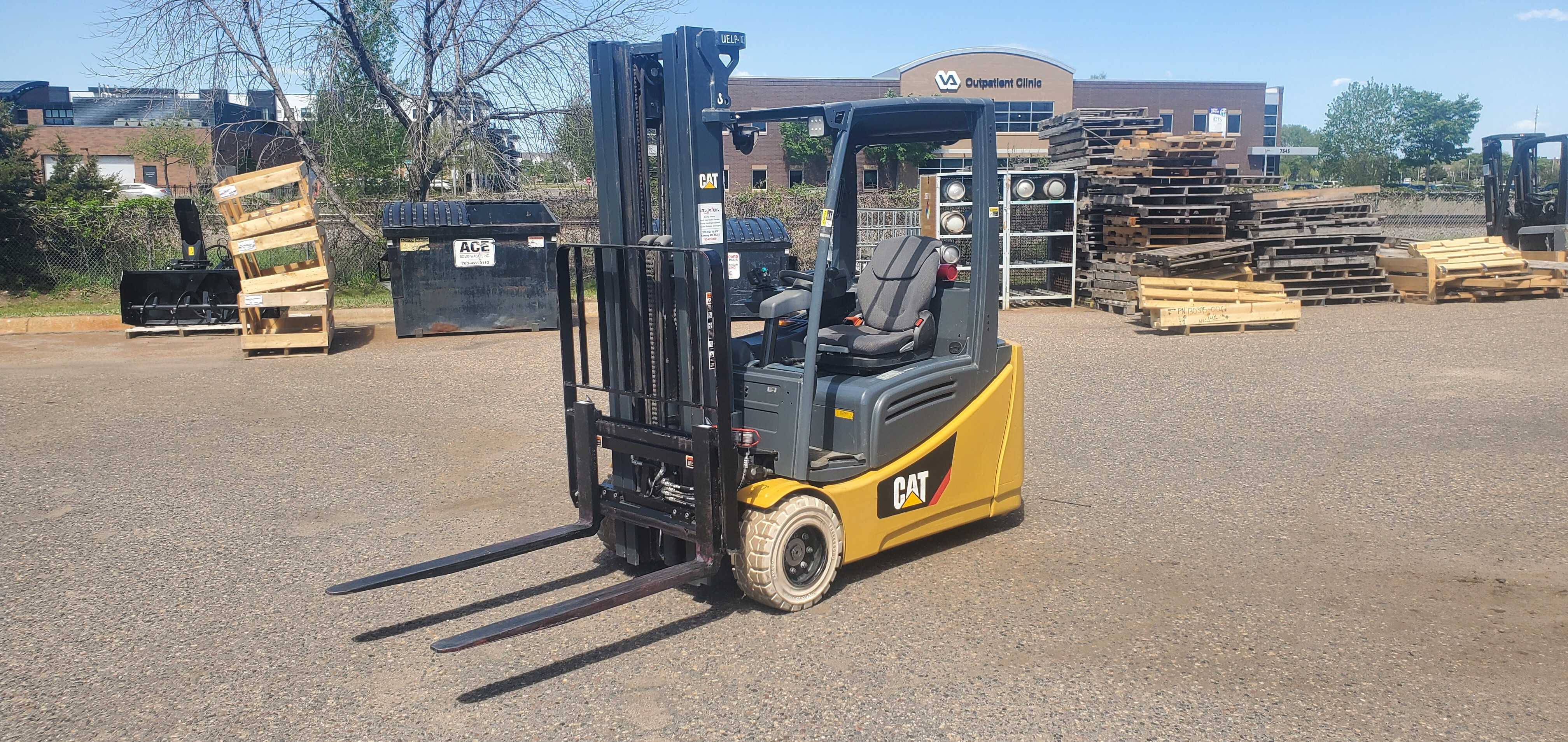 2022 CAT Lift Trucks 2ET4000 in Anoka, MN