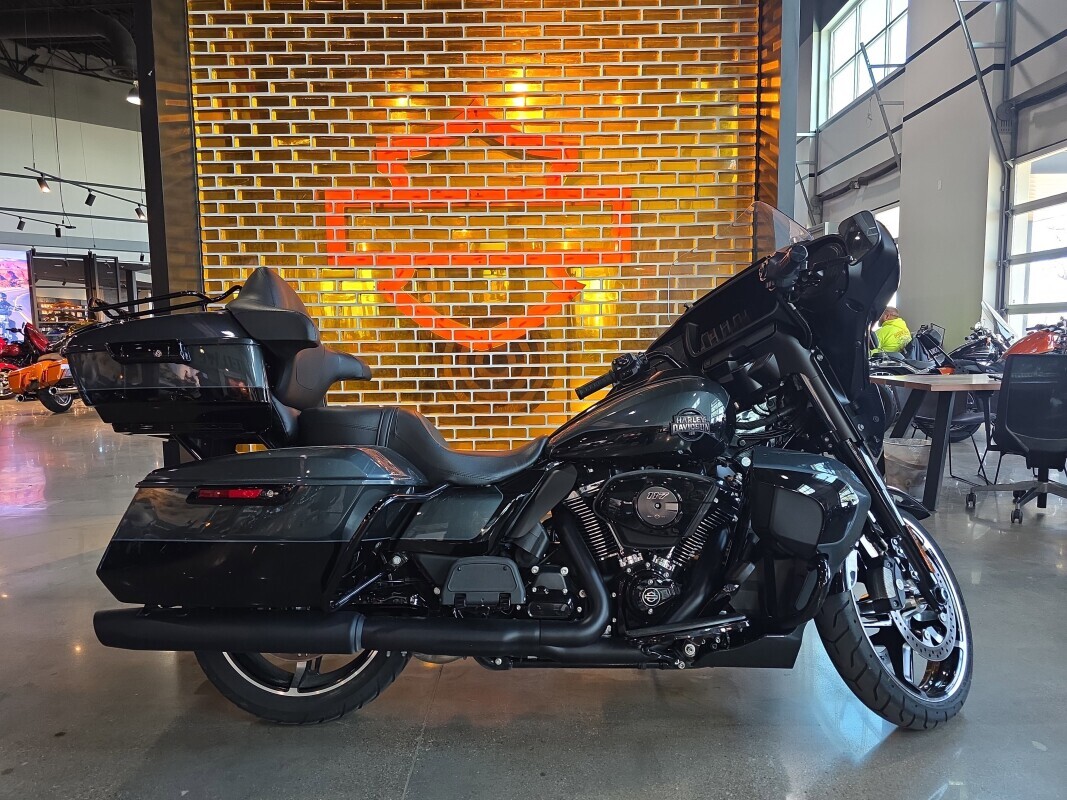 2025 Harley-Davidson Street Glide Ultra BASE in Houston, TX