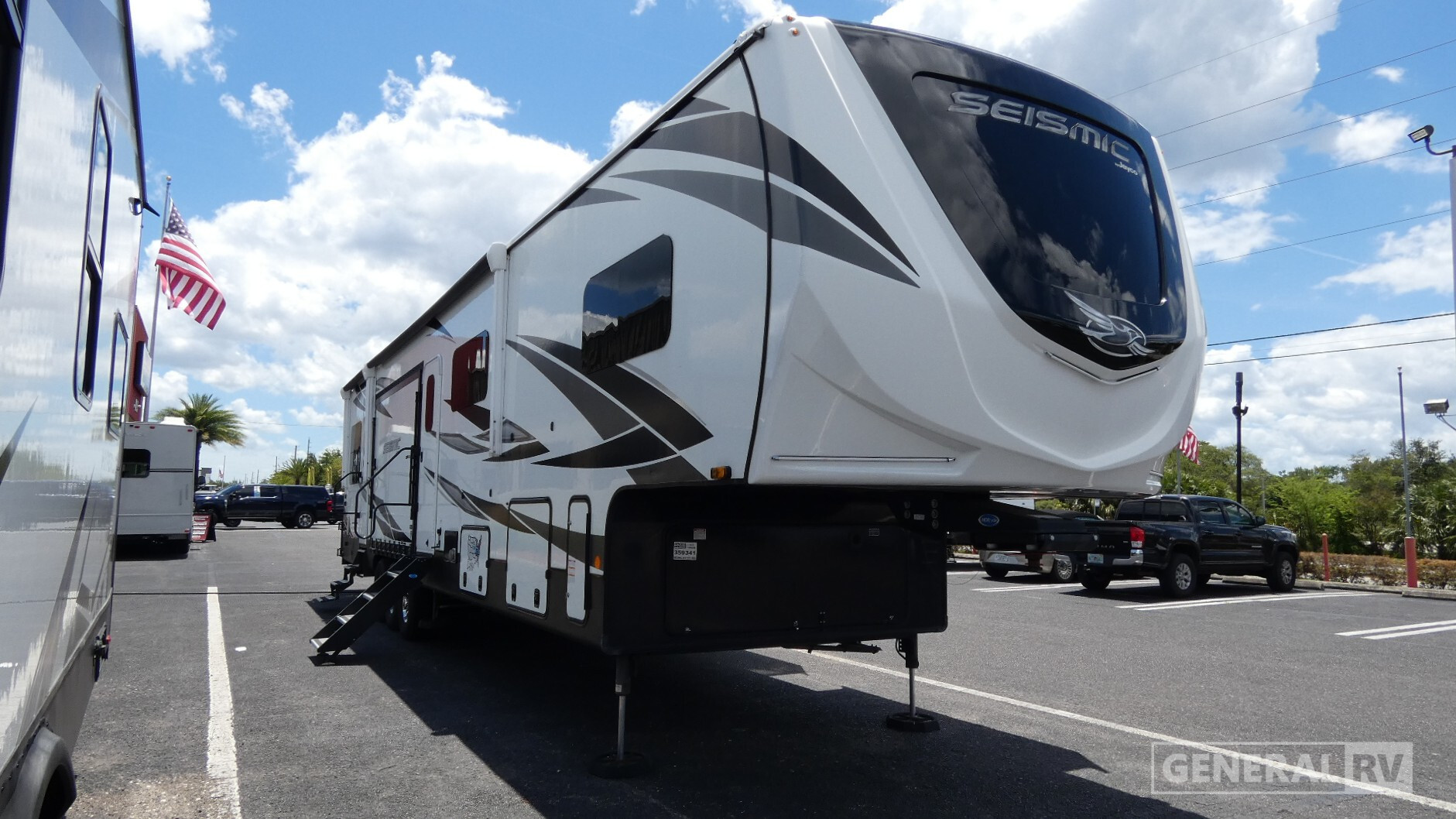 2021 Jayco SEISMIC 4113 Fifth Wheel Toy Hauler RV
