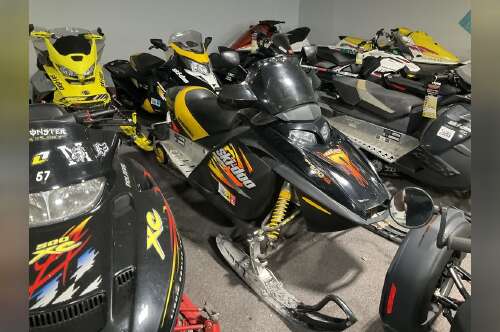 2003 Ski-Doo MXZ600R 600R E TEC in johnstown PA