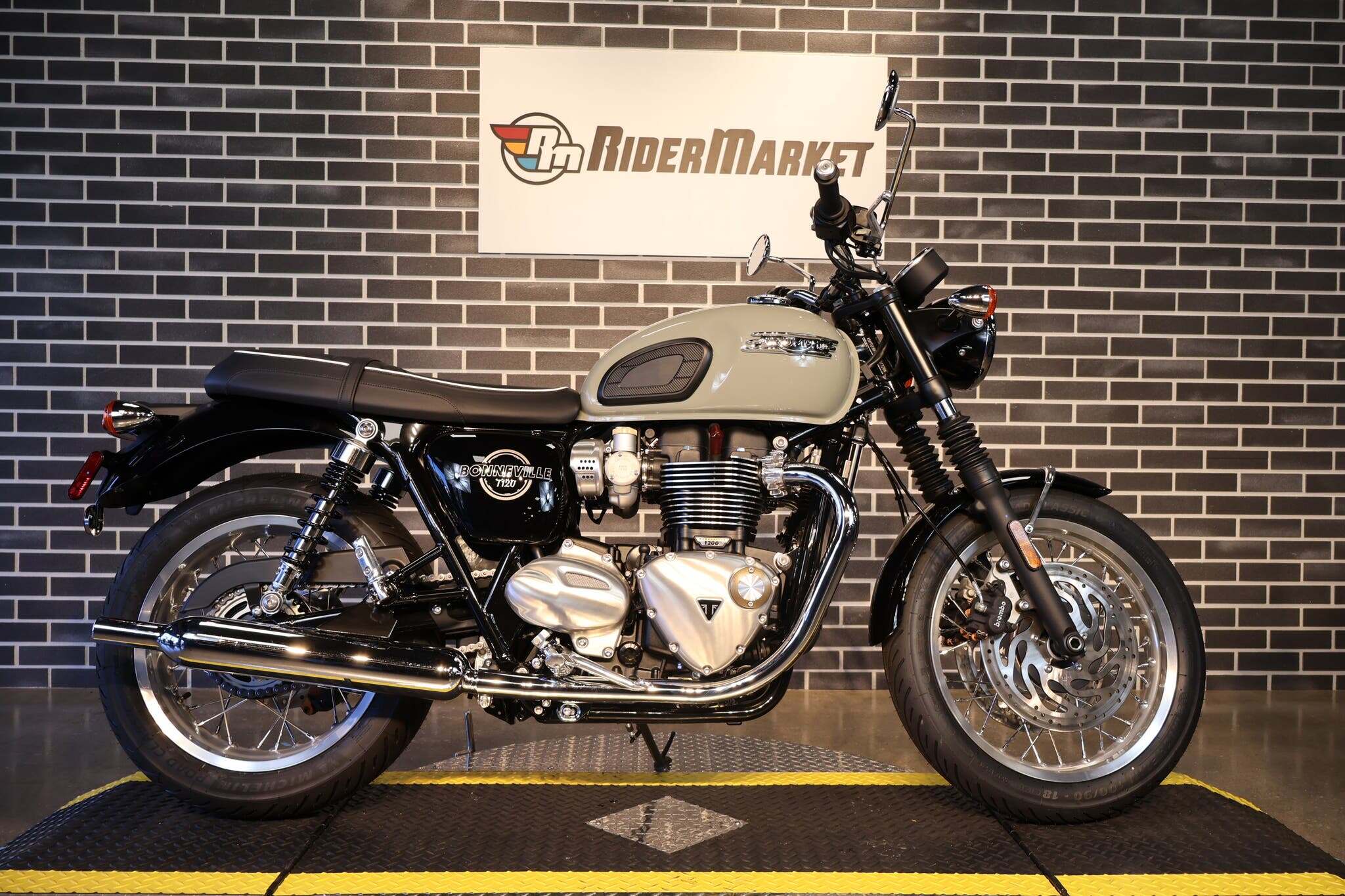 2026 Triumph Bonneville T-120 BASE in Ormond Beach, FL